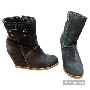 Diba suede wedge ankle bootie 6.5